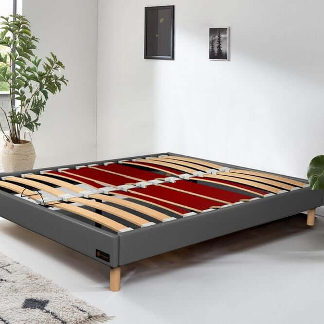 Sommier simili cuir et bois Anna : Cadre et pieds en bois - Sommier à lattes en bois flexibles - Image 3